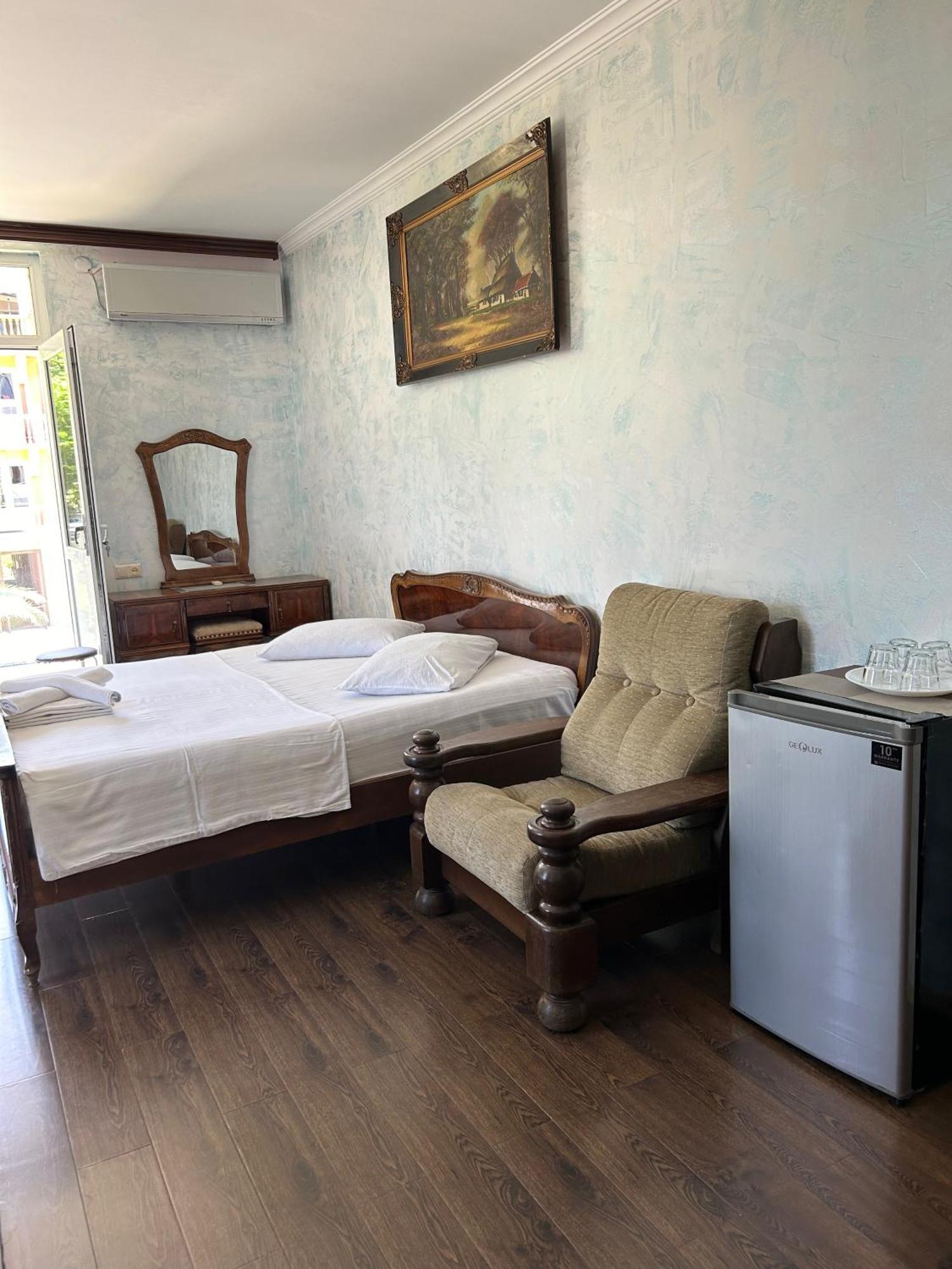 Hotel George Ureki Bagian luar foto