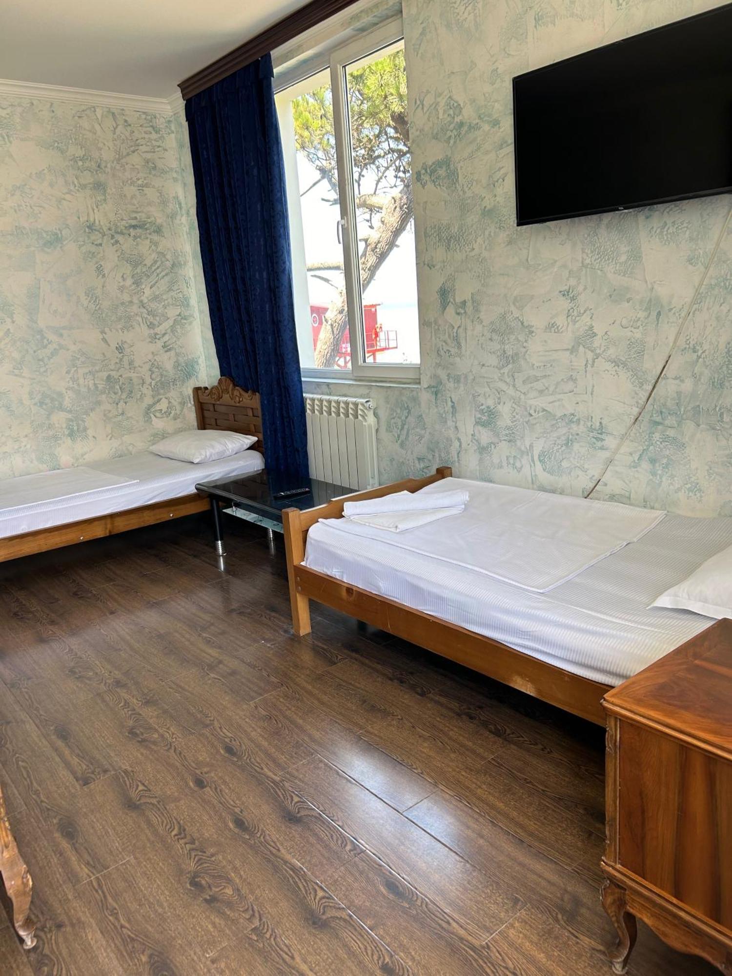 Hotel George Ureki Bagian luar foto