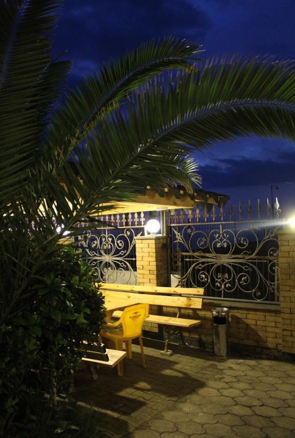Hotel George Ureki Bagian luar foto